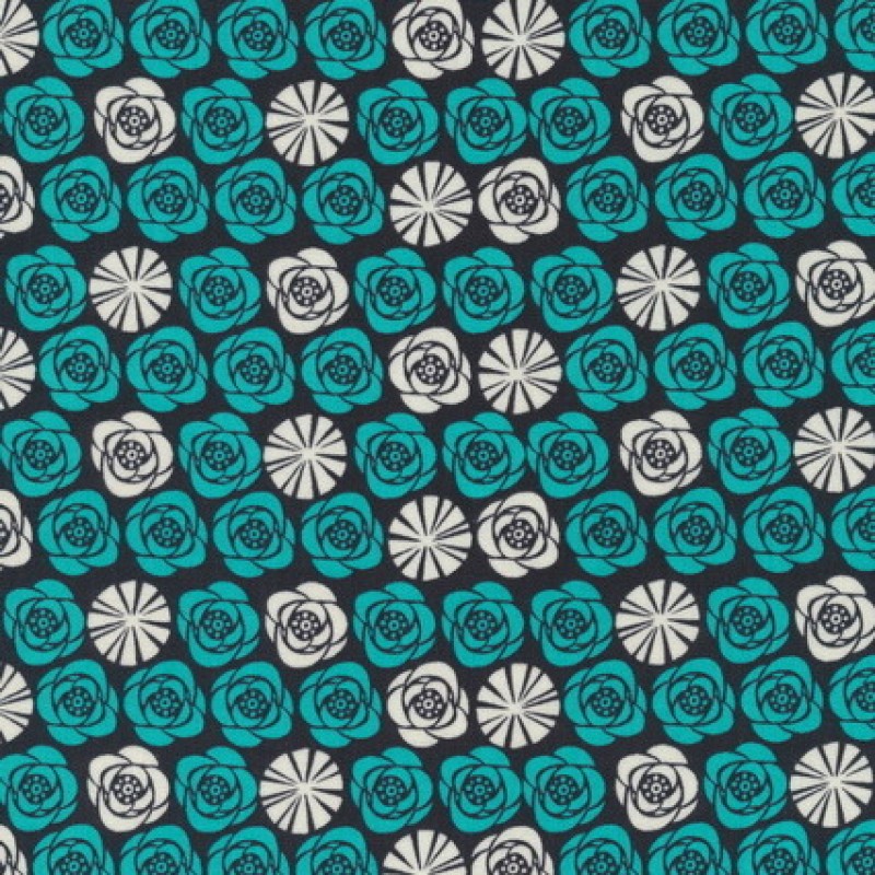 Afklip Patchwork stof med blomster i koks, petrol og off-white 50x55 cm.