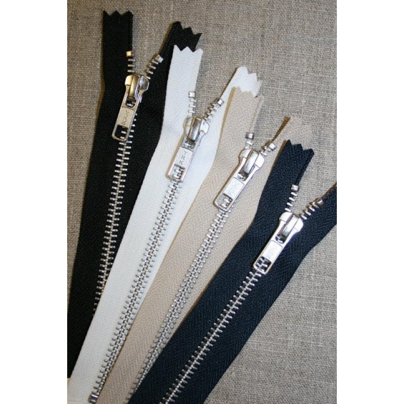 15 cm. metallynlås YKK 6 mm.