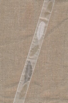 Organza bånd i offwhite med fjer