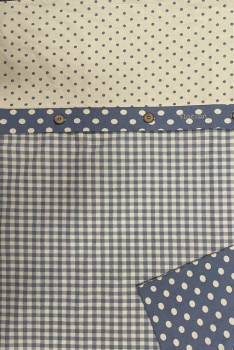 Babysengesæt i tern og prikker