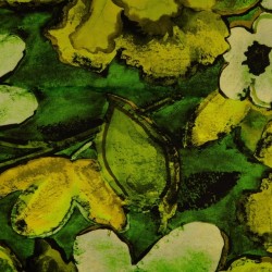 Let 100% viskose satin med store blomster i grøn, lime-gul, mørkegrøn