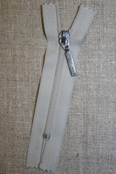 08 cm m/sølv vedhæng, lysegrå