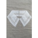 Broderet krave i knækket hvid