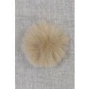 Pels-pompon i akryl i beige, 5 cm.